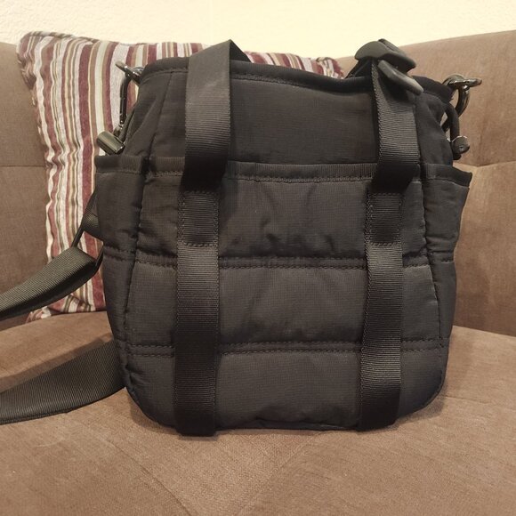 NWT LULULEMON 'Dash All Day' Bucket Bag w/Adjustable Crossbody Strap BLACK O/S - Picture 4 of 7